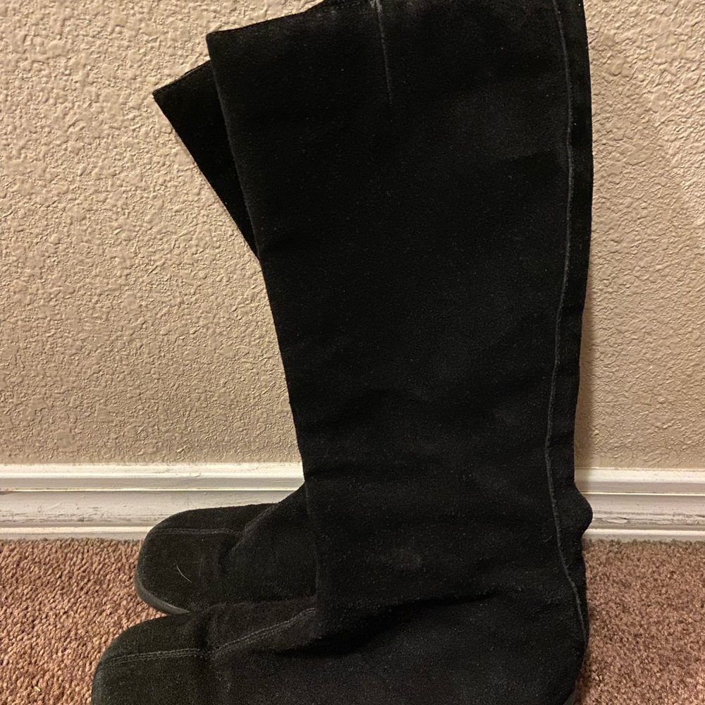 Women’s Bernardo Brand Black Suede Boots 6 1/2 M